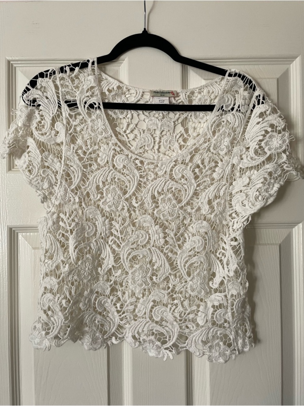 Vivid Collection of NY Crocheted Lace Off White Top